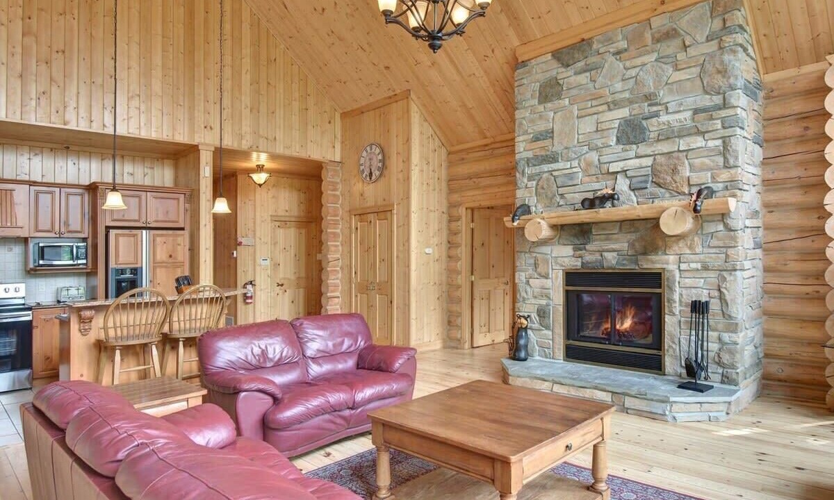 Photo of Livingroom in Fiddler Lake Resort