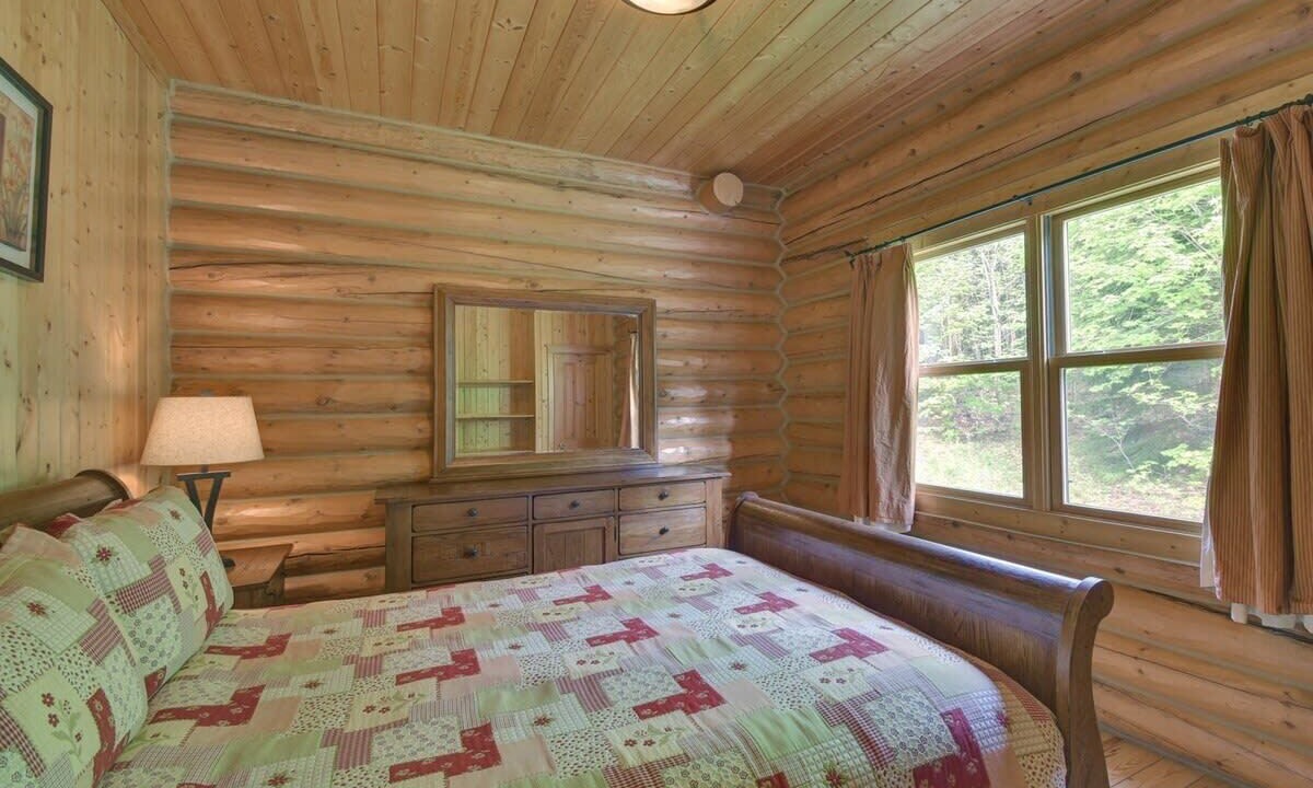 Photo of Bedroom in Fiddler Lake Resort