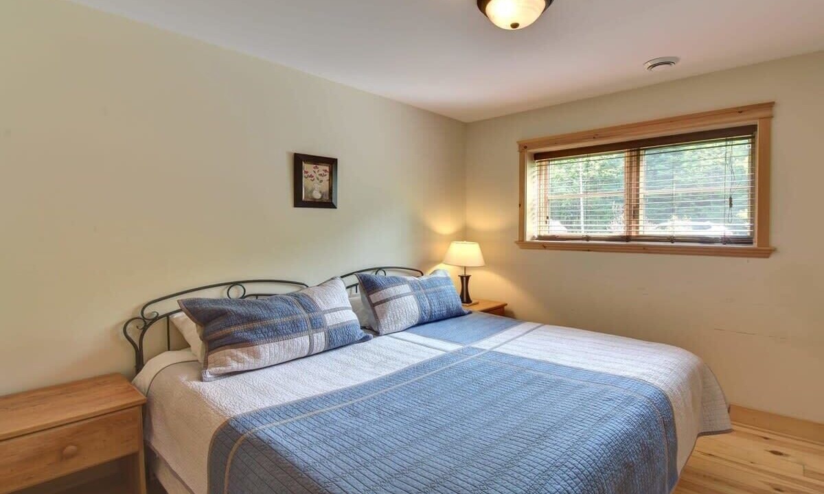 Photo of Bedroom in Fiddler Lake Resort