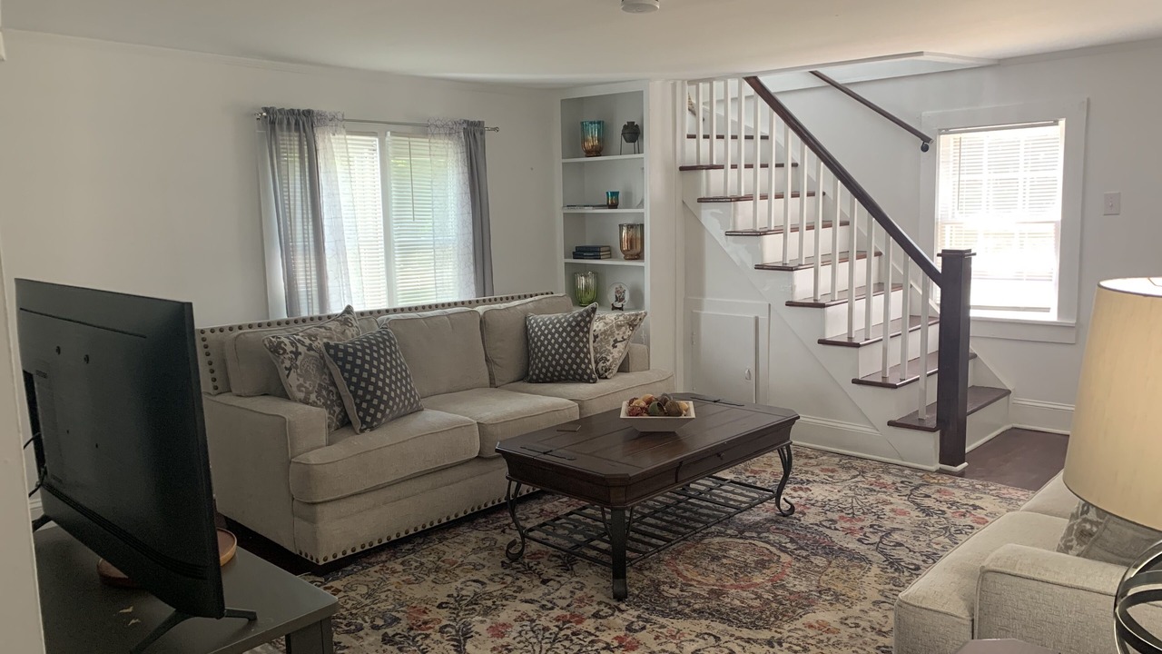 Photo of Livingroom in Davis Wharf