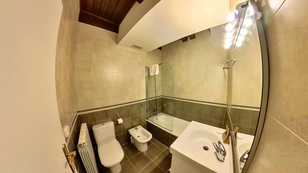 Photo of Bathroom in Escarrilla