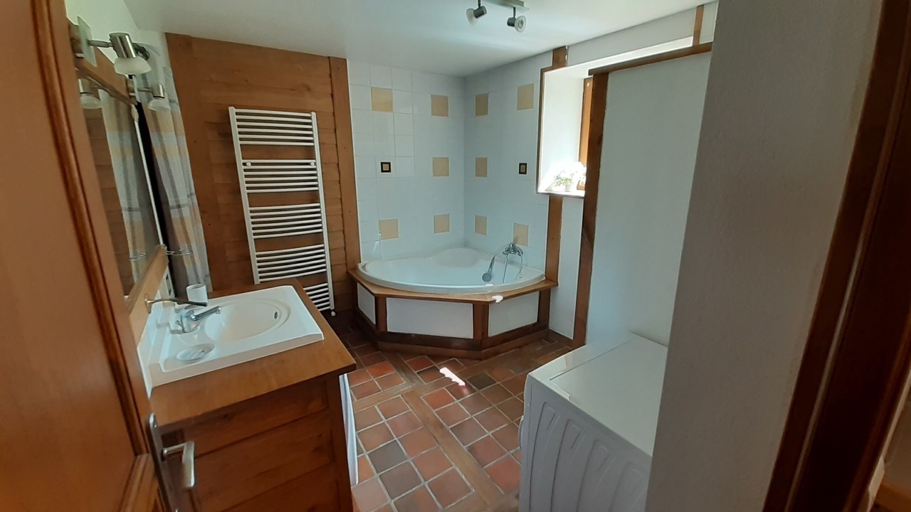 Photo of Bathroom in Louze