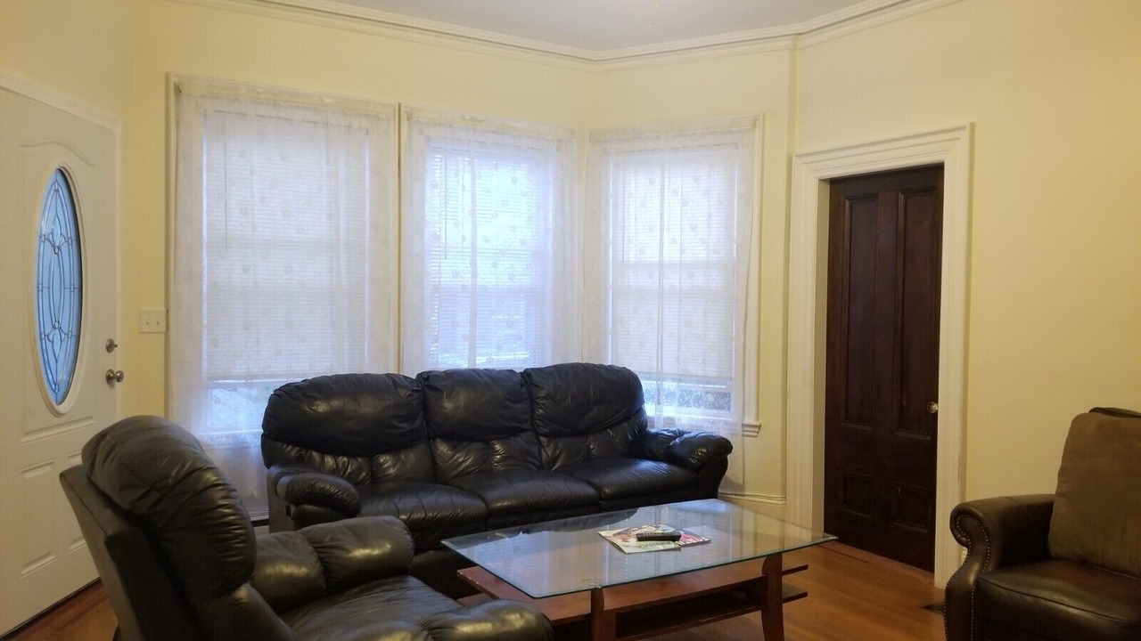 Photo of Livingroom in Salem