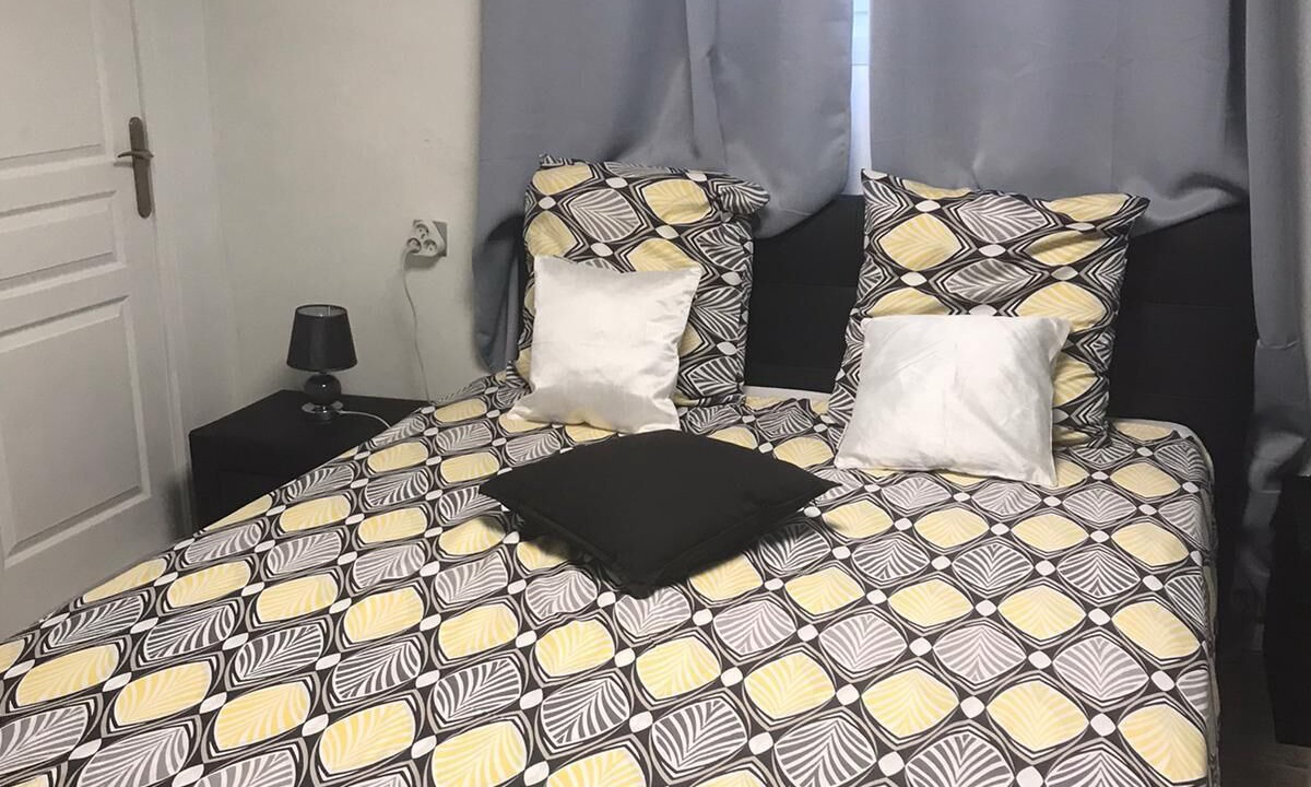 Photo of Bedroom in Le Cailar
