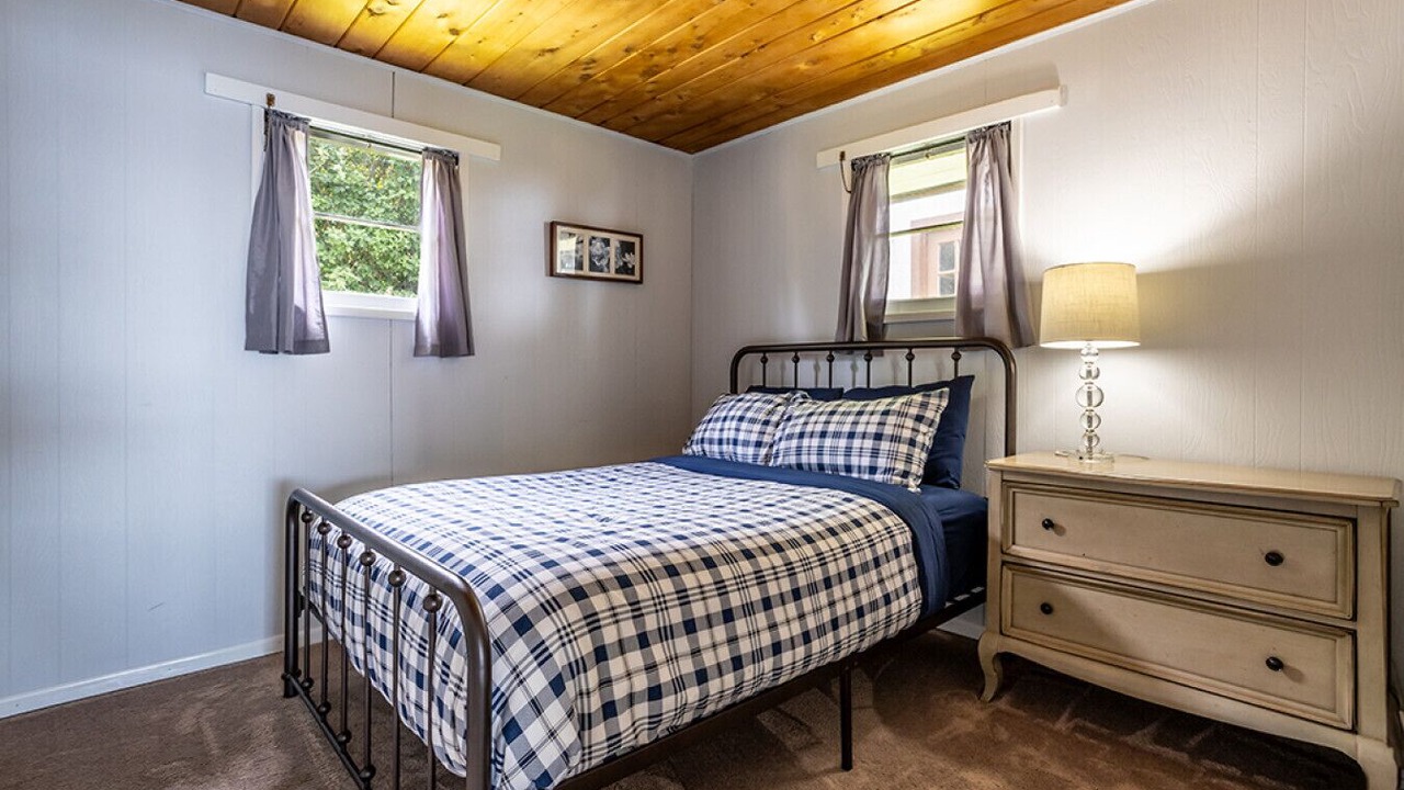 Photo of Bedroom in Blaine
