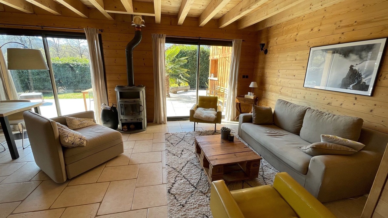 Photo of Livingroom in Contamine-Sarzin