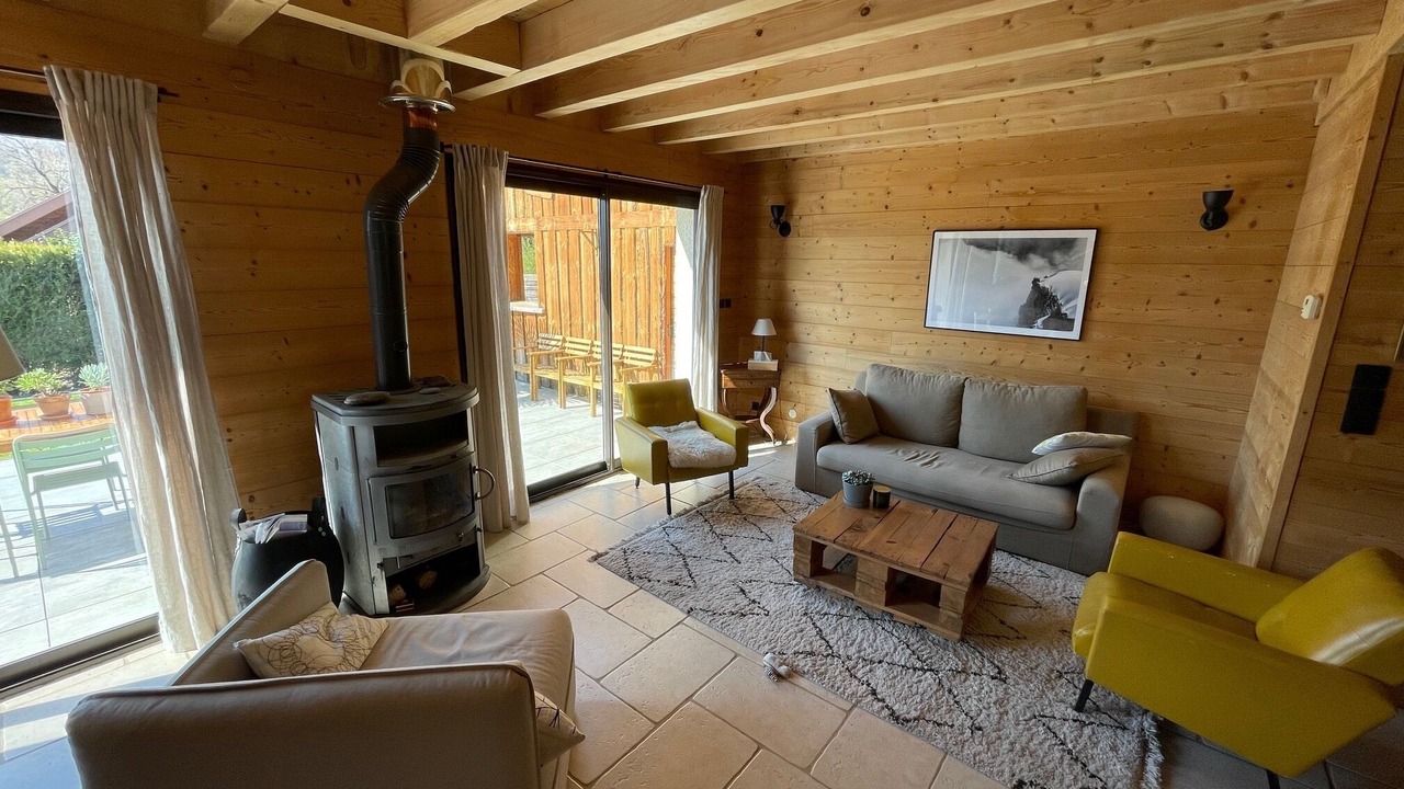 Photo of Livingroom in Contamine-Sarzin