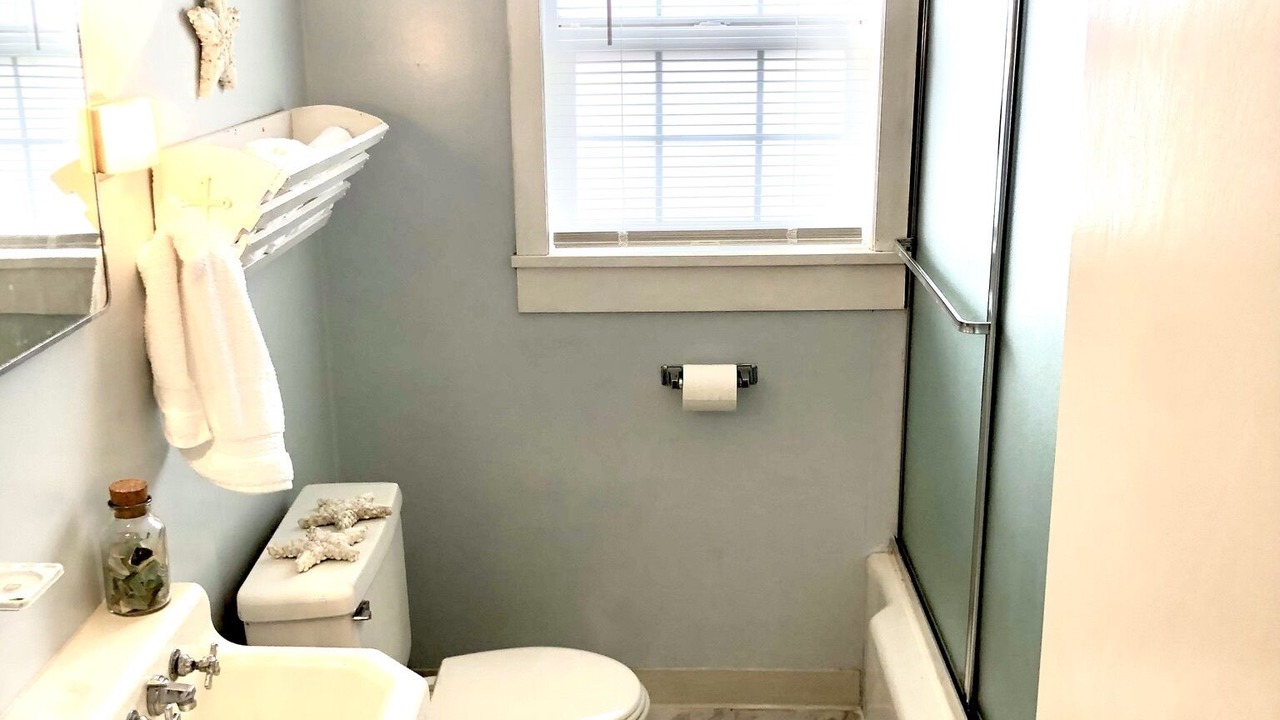 Photo of Bathroom in Sunset Beach