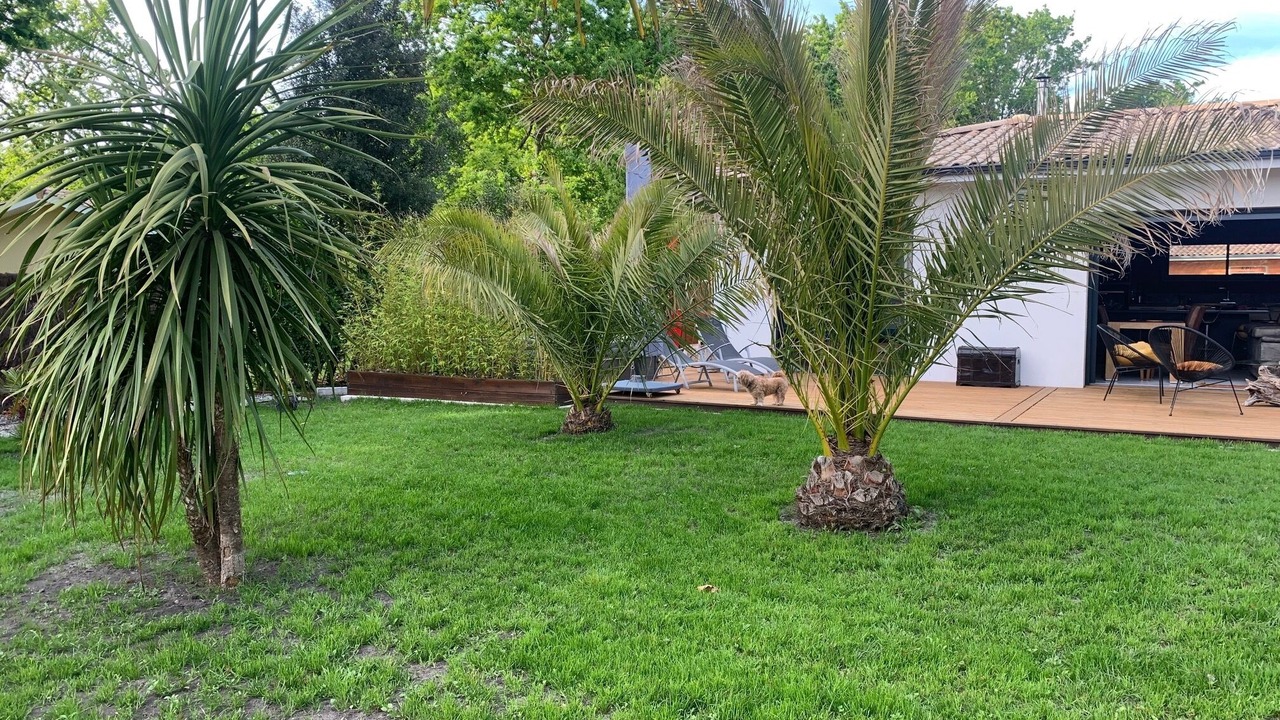 Photo of Patio Balcony in Grayan-Et-L'Hopital