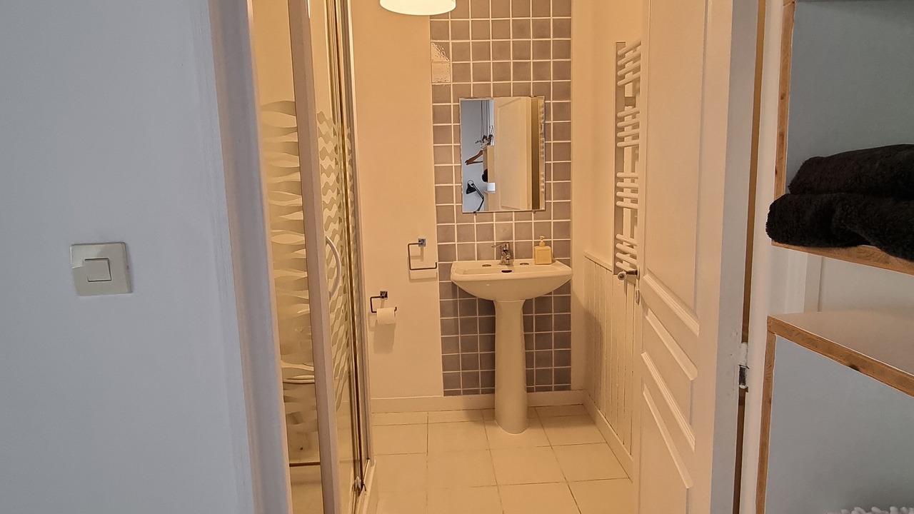 Photo of Bathroom in Pleslin-Trigavou