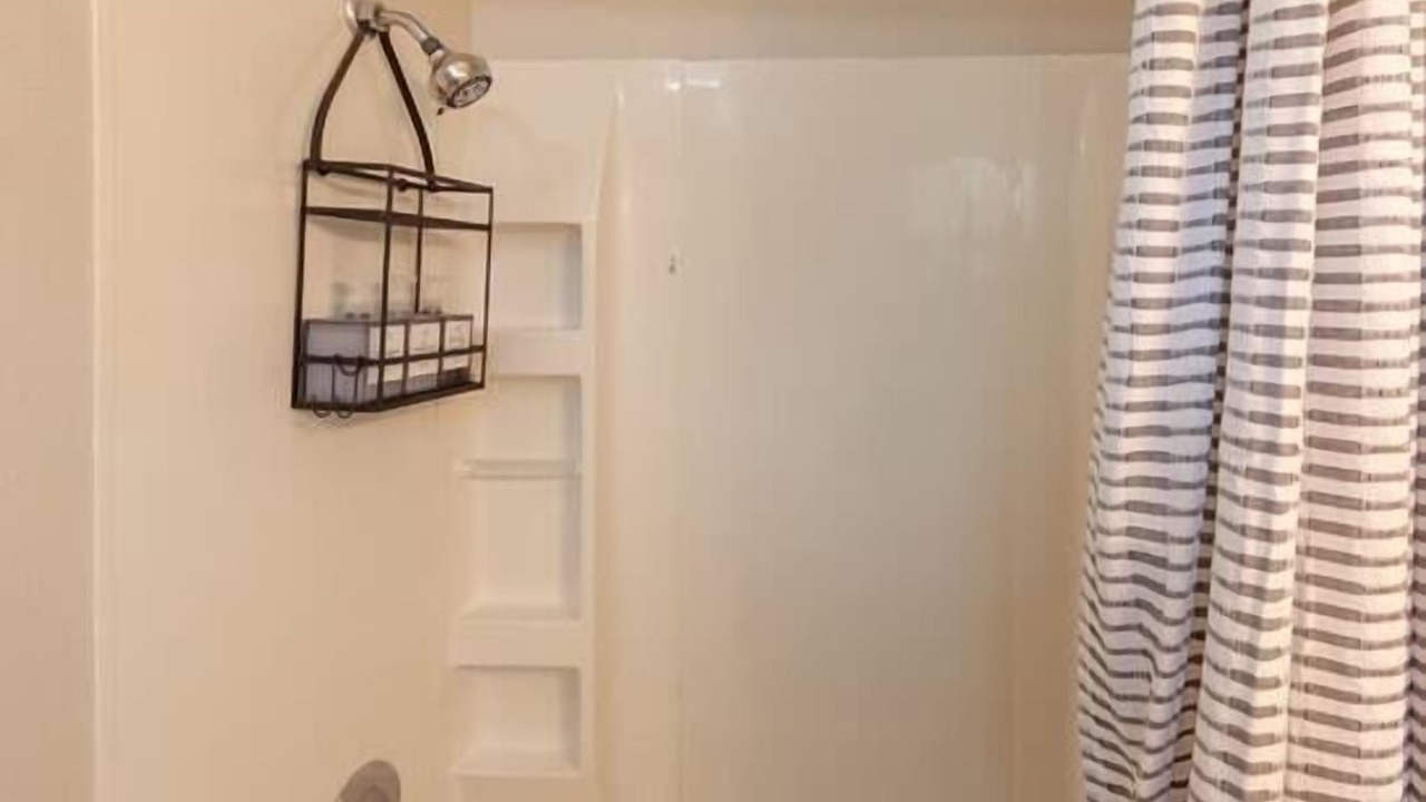 Photo of Bathroom in Valley