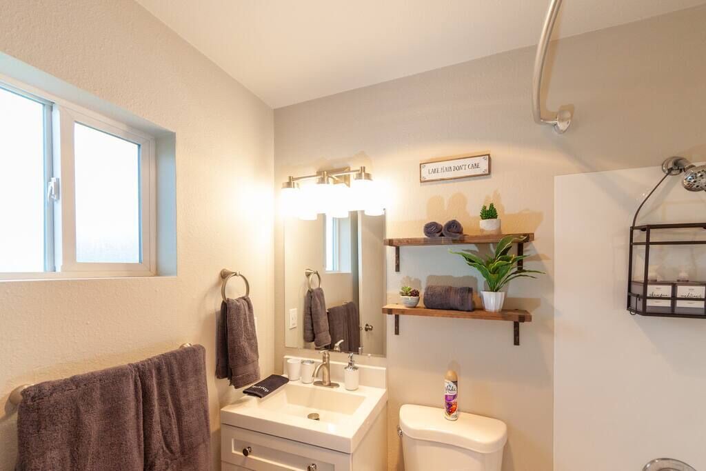 Photo of Bathroom in Valley