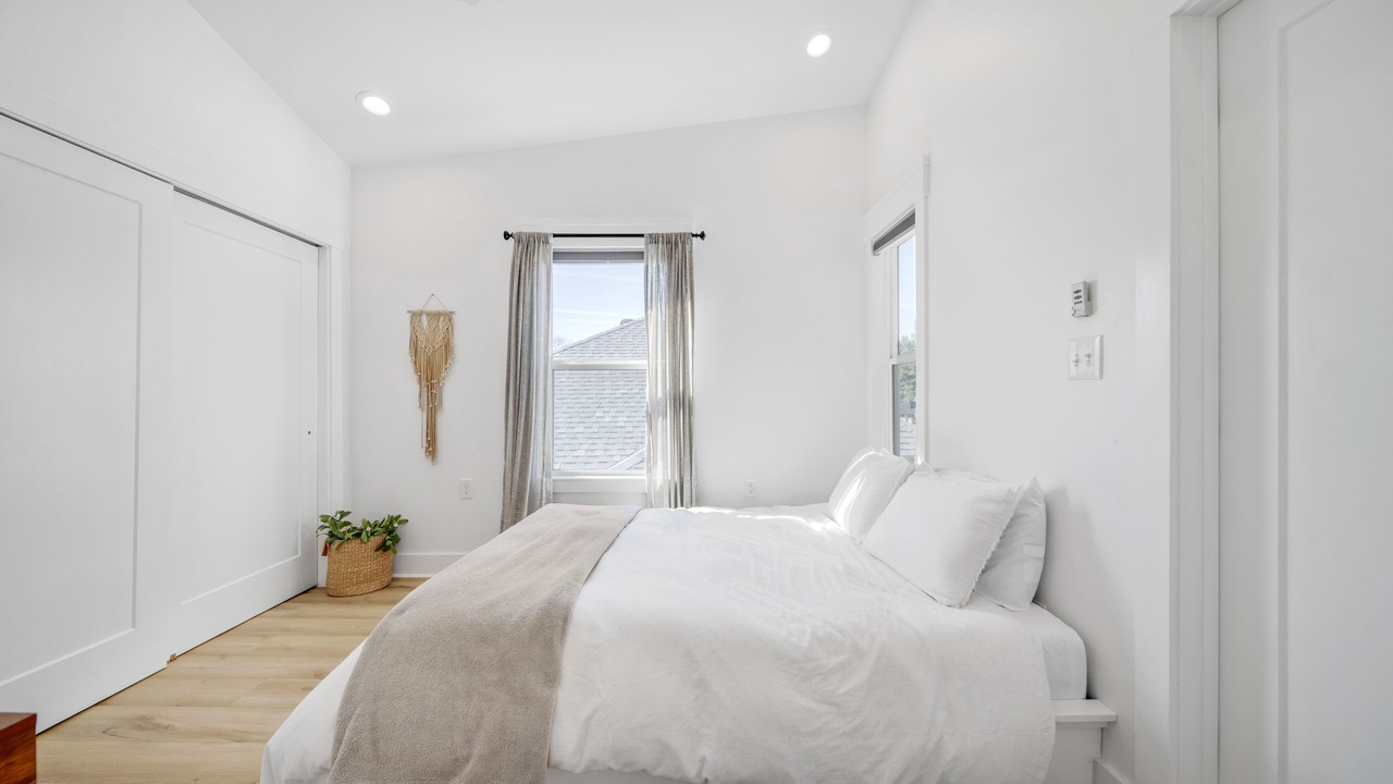 Photo of Bedroom in Freetown - Port Rico