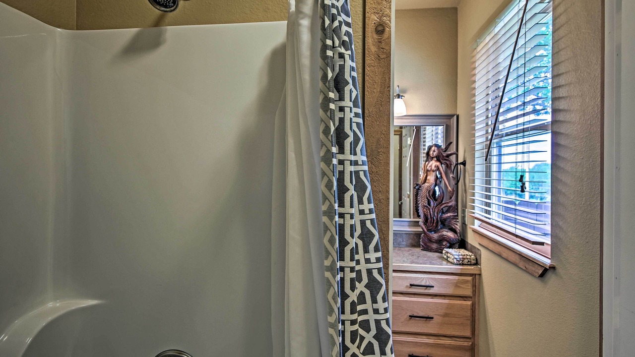 Photo of Bathroom in Vian