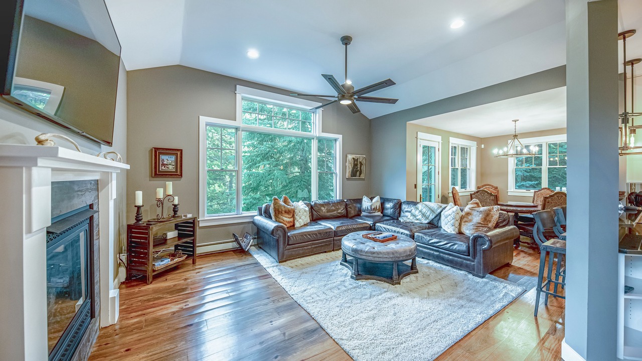 Photo of Livingroom in Highland Meadows