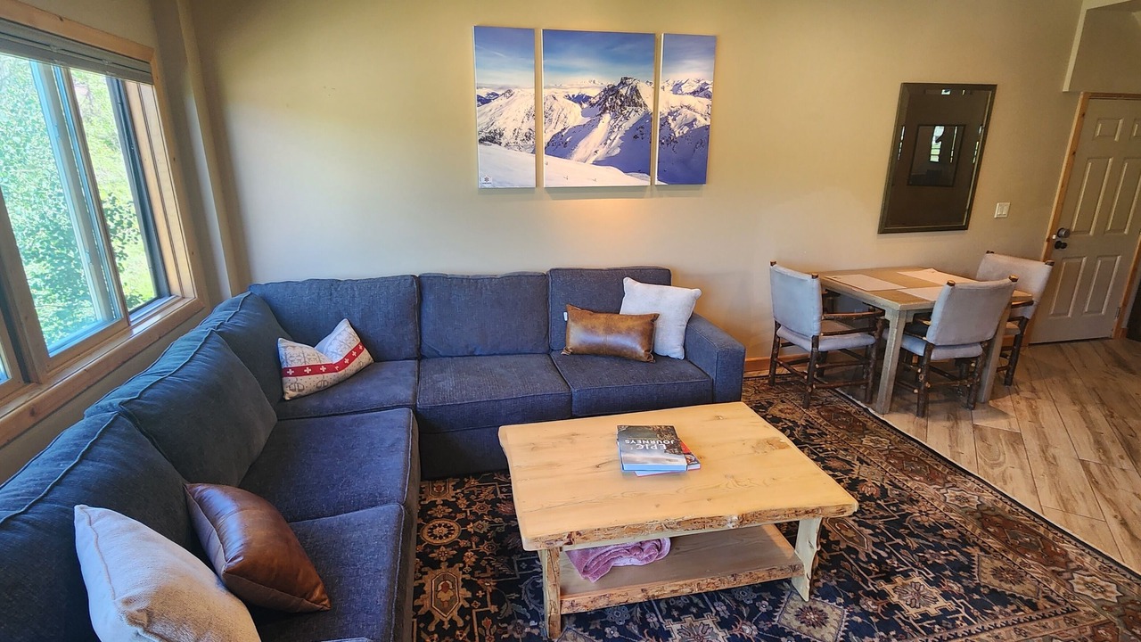 Photo of Livingroom in Deer Valley