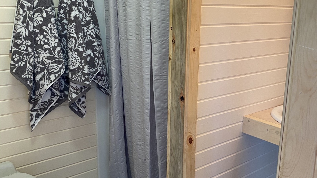 Photo of Bathroom in Pompeys Pillar