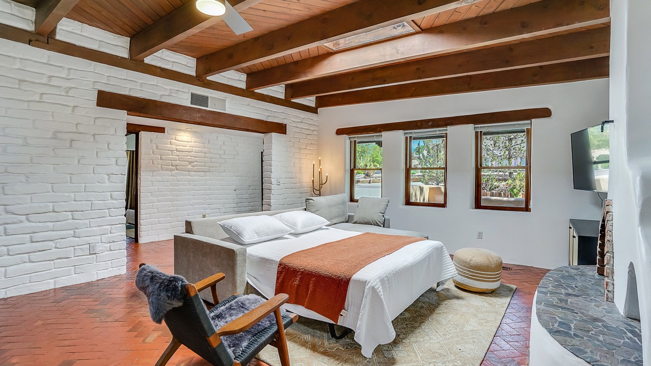 Photo of Bedroom in Northeast Heights