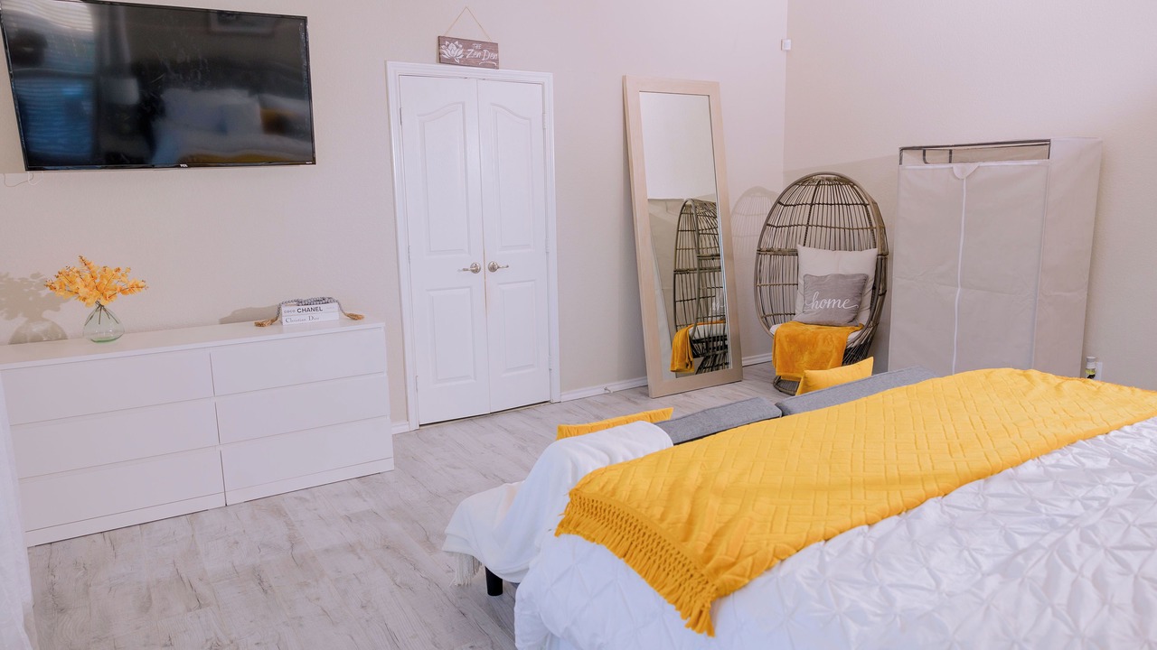 Photo of Bedroom in Edgecliff Village