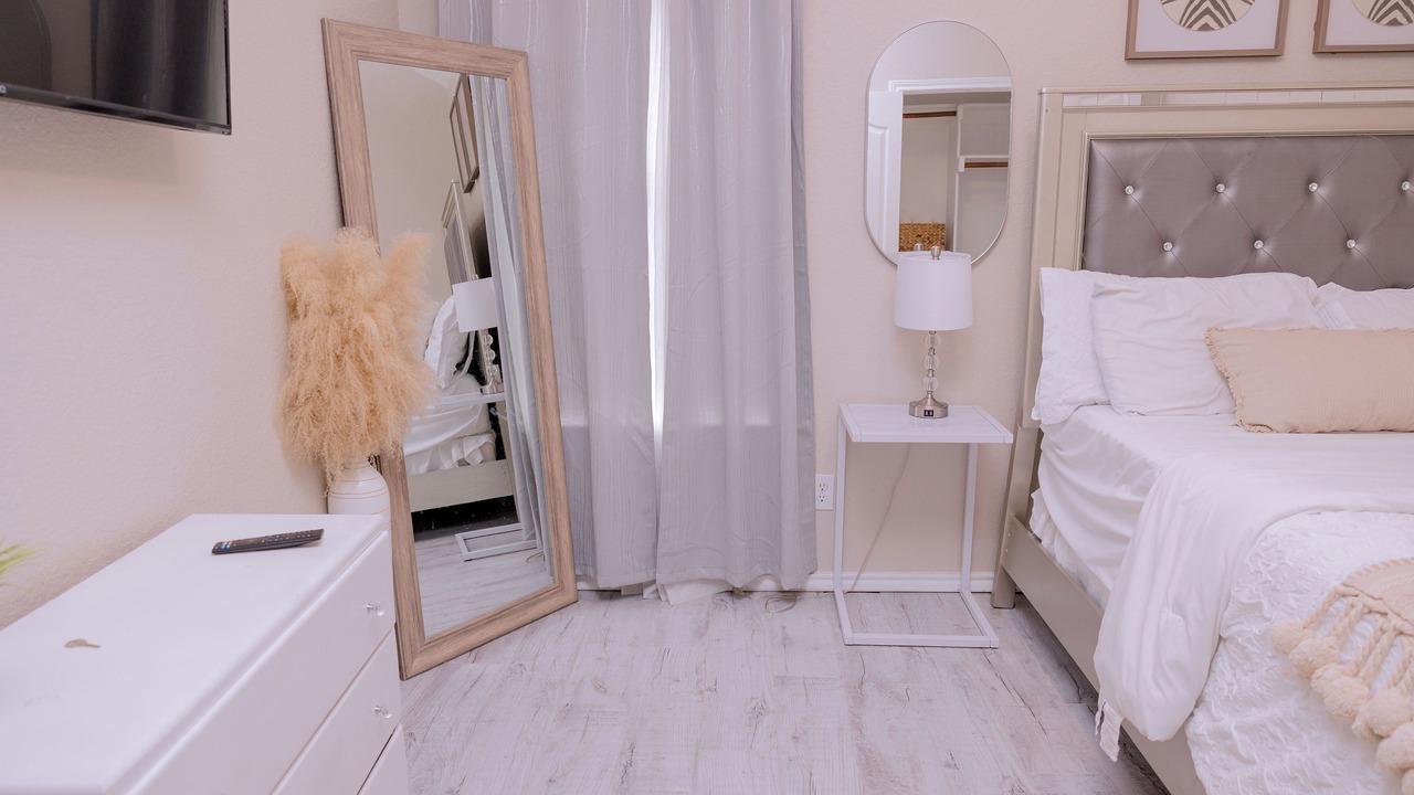 Photo of Bedroom in Edgecliff Village