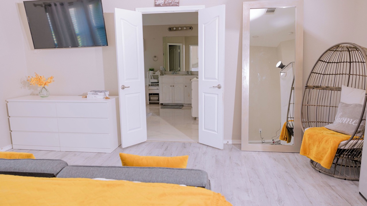 Photo of Bedroom in Edgecliff Village