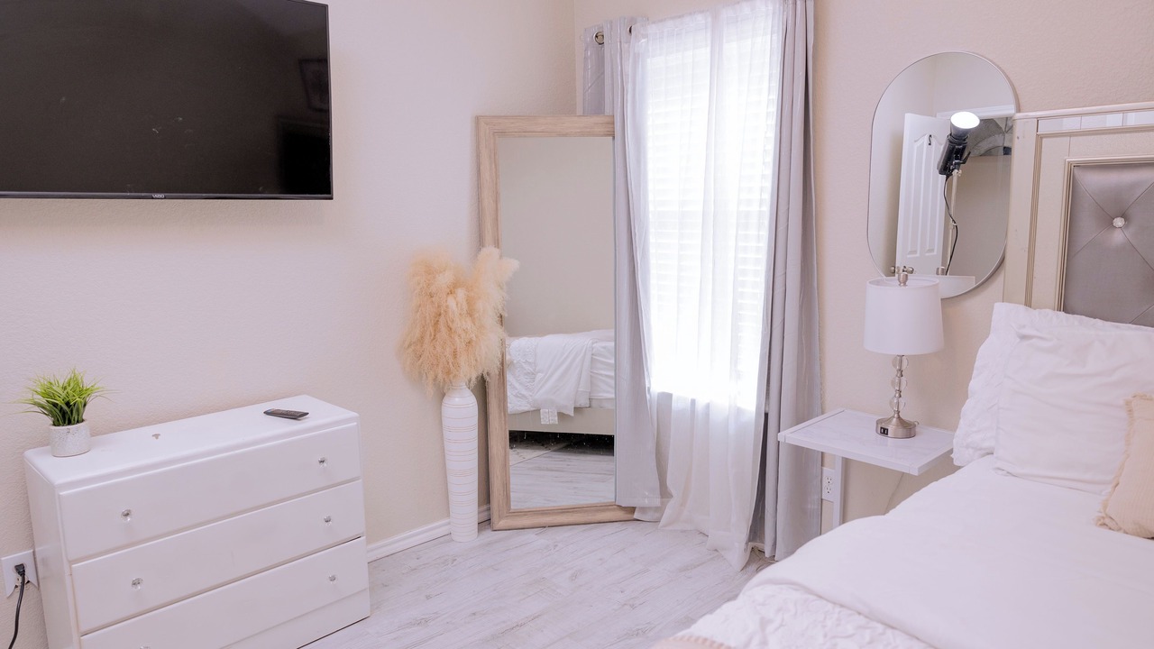 Photo of Bedroom in Edgecliff Village