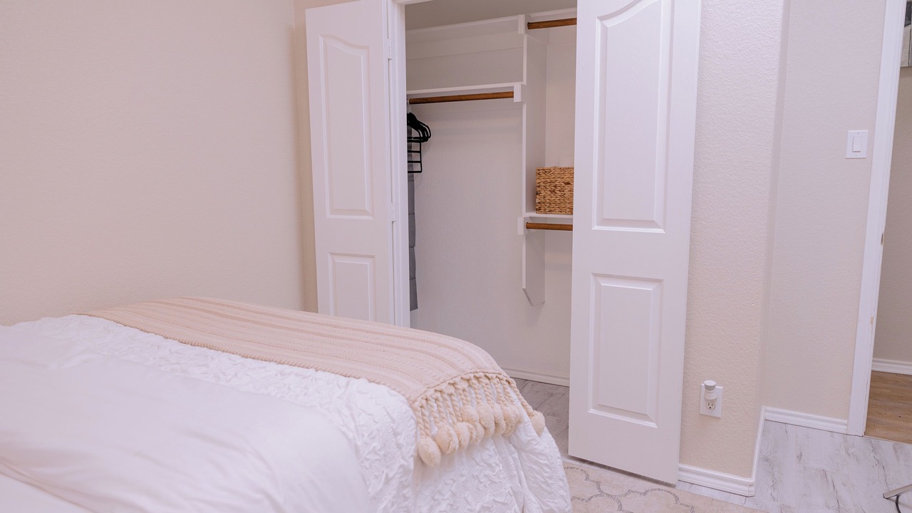 Photo of Bedroom in Edgecliff Village