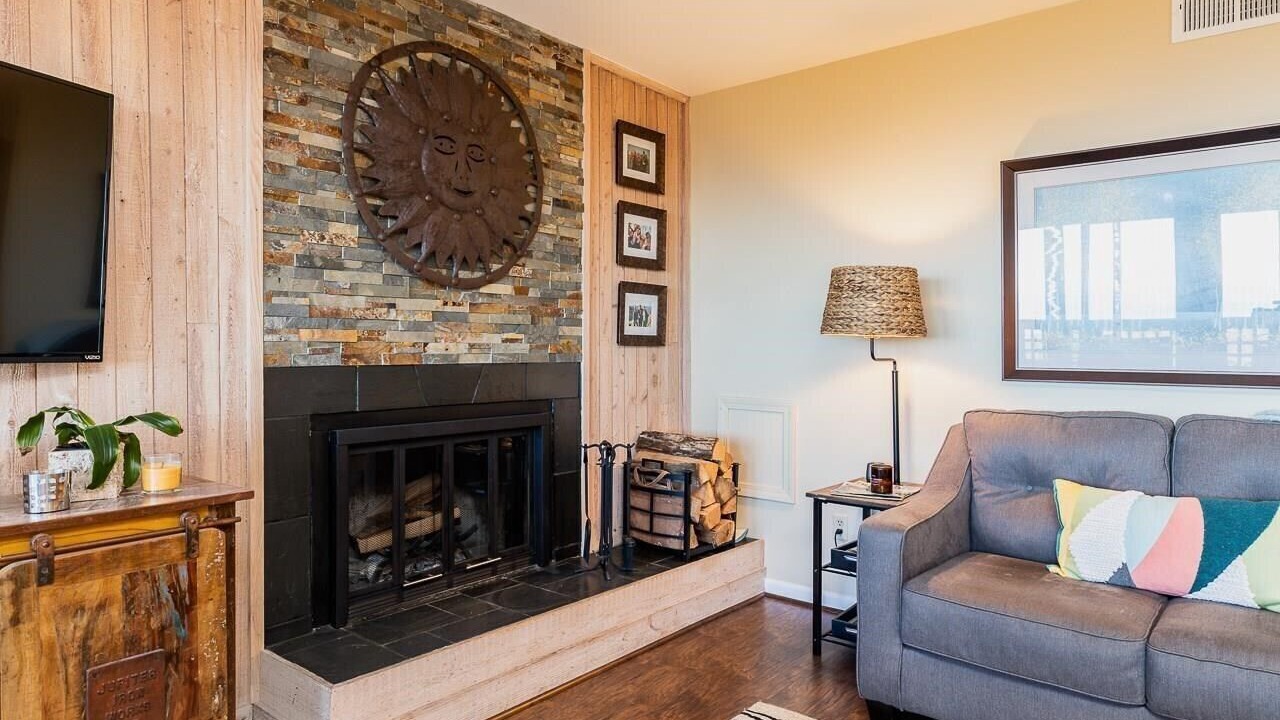 Photo of Livingroom in Nellysford