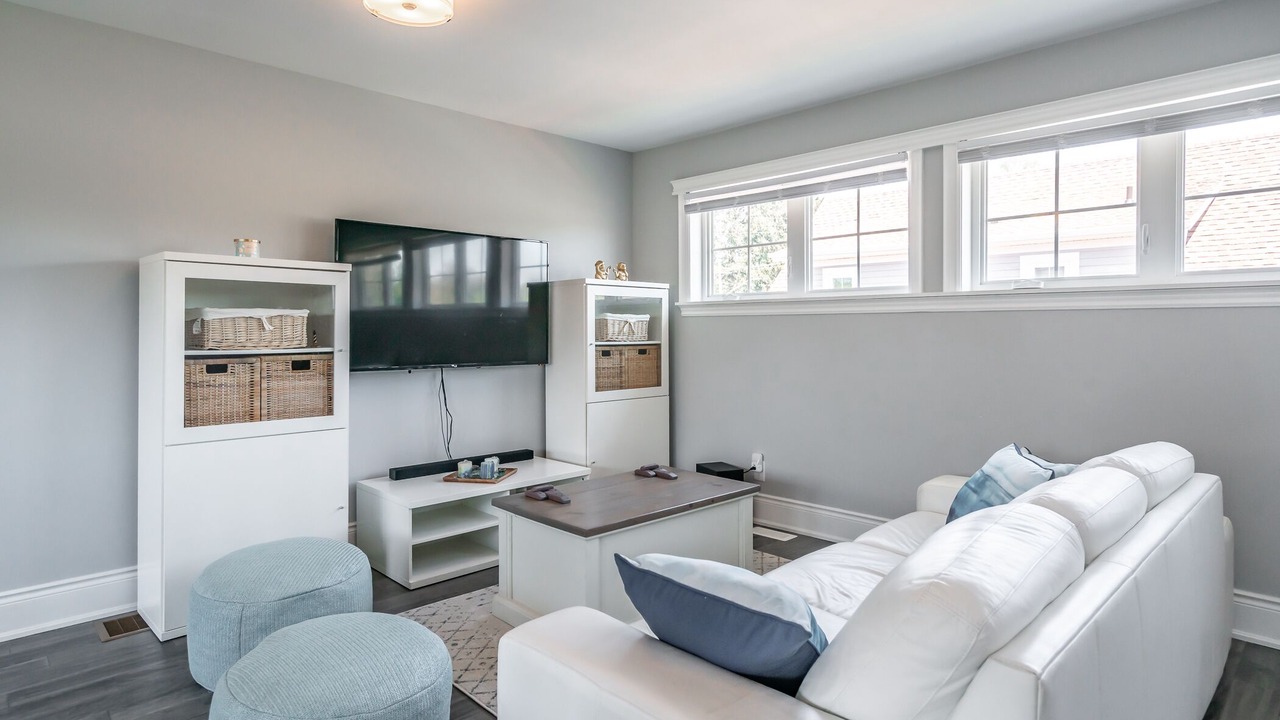 Photo of Bedroom in Crystal Beach