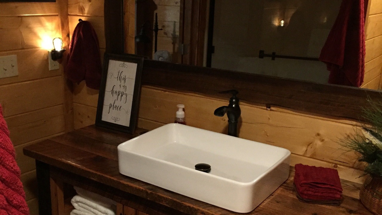 Photo of Bathroom in Mammoth Spring