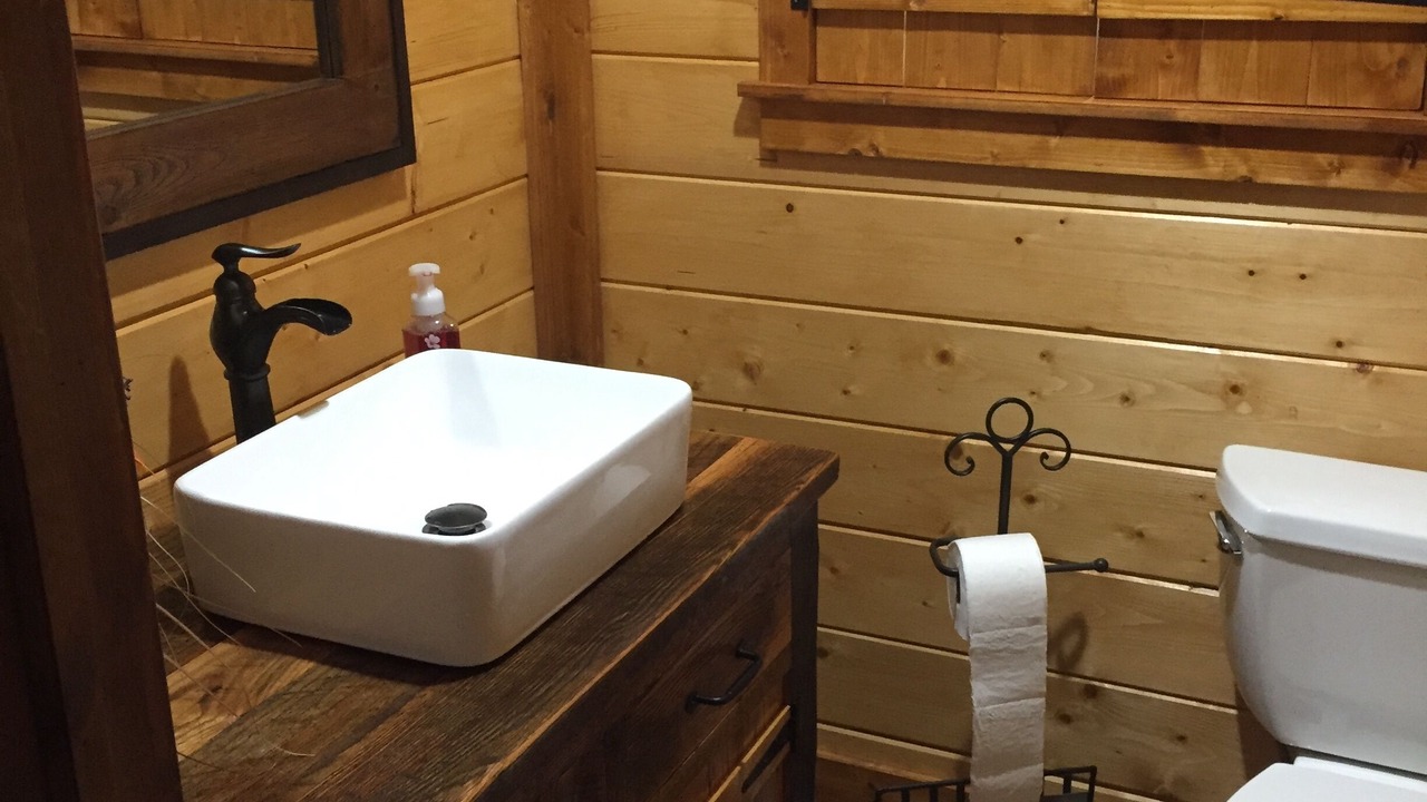 Photo of Bathroom in Mammoth Spring