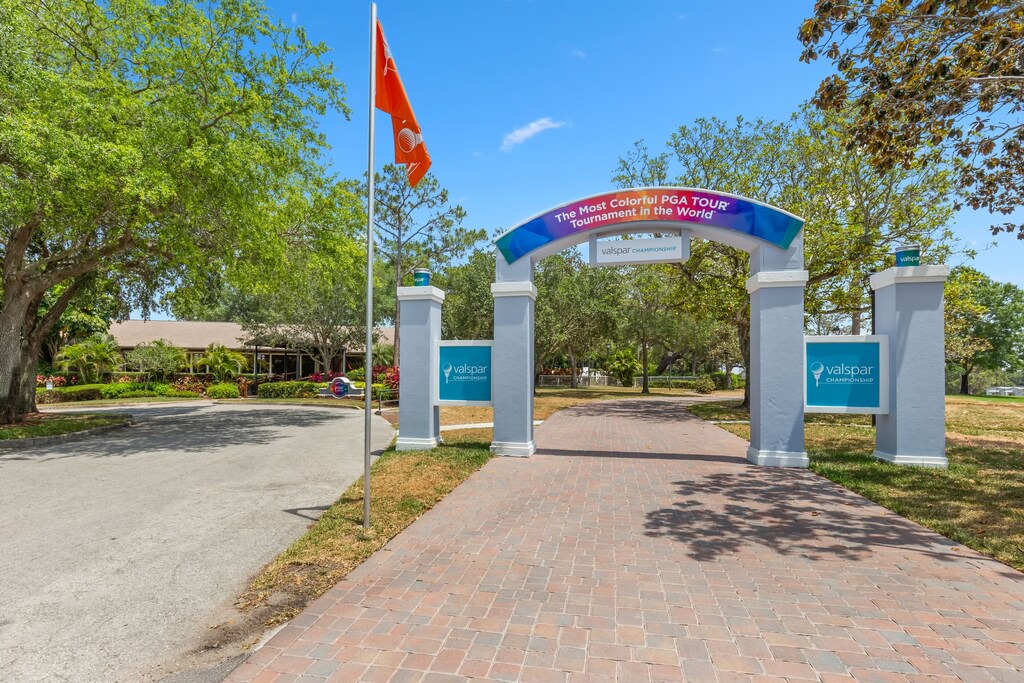 Photo of Buildings in Palm Harbor