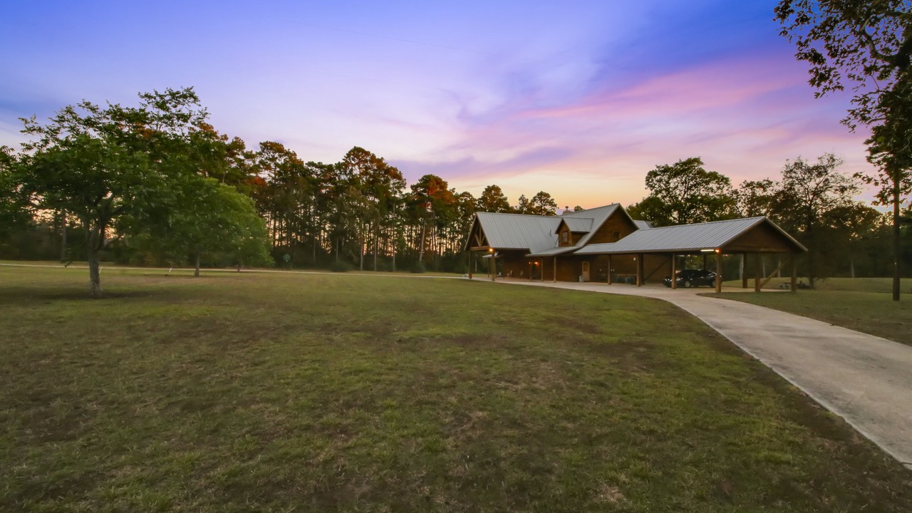 Photo of Outdoor in Willis