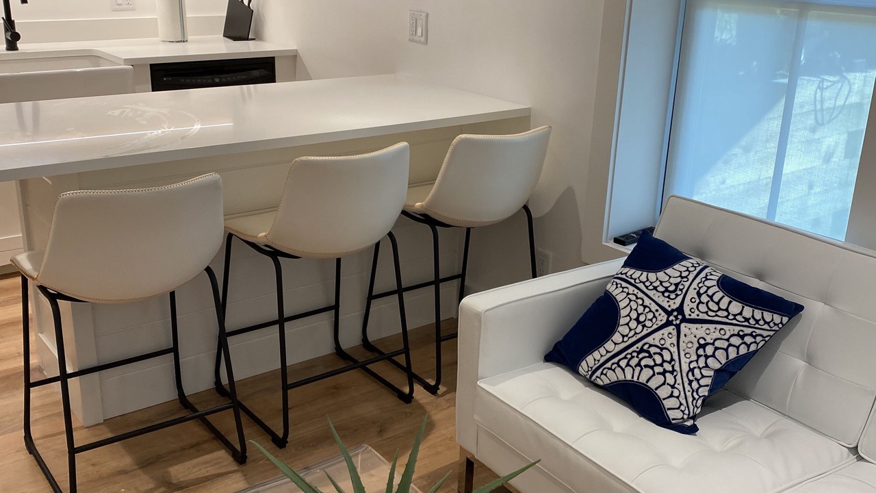 Photo of Livingroom in West of Town