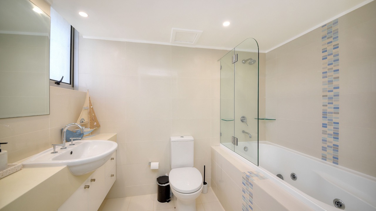 Photo of Bathroom in Main Beach