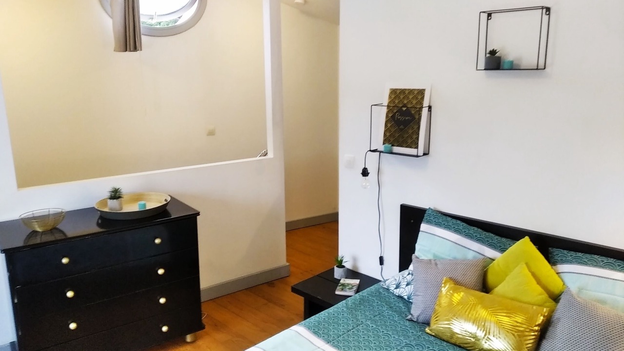 Photo of Bedroom in Pont-Saint-Esprit