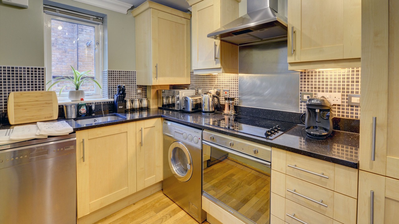 Photo of Kitchen in Leamington Spa