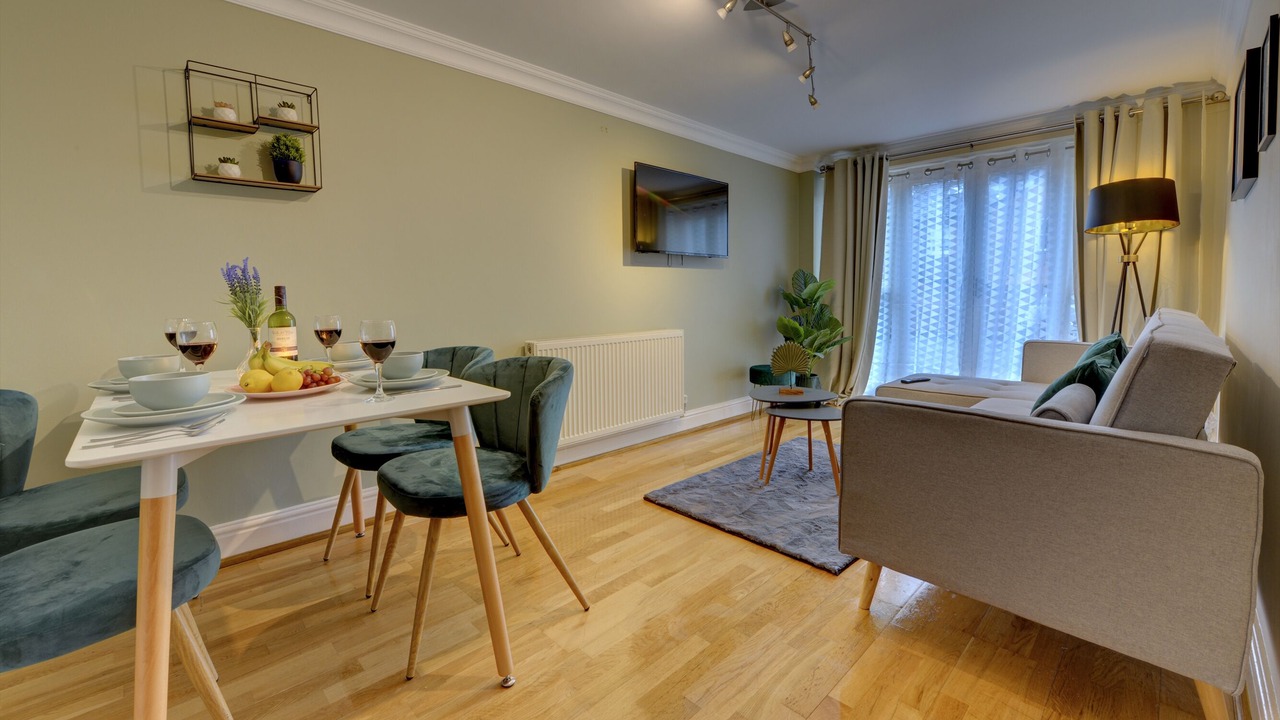 Photo of Livingroom in Leamington Spa