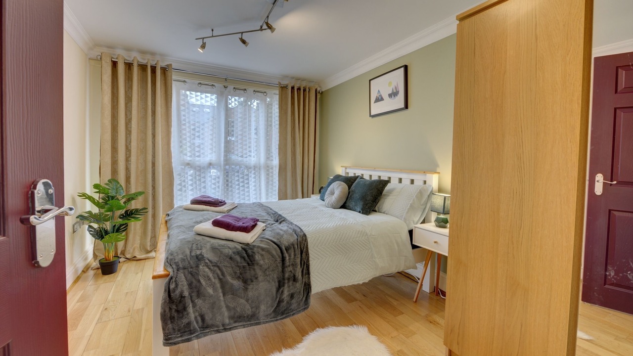 Photo of Bedroom in Leamington Spa
