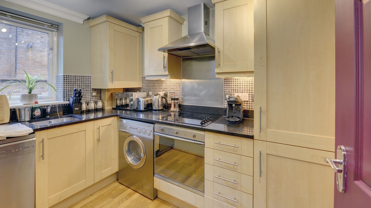 Photo of Kitchen in Leamington Spa