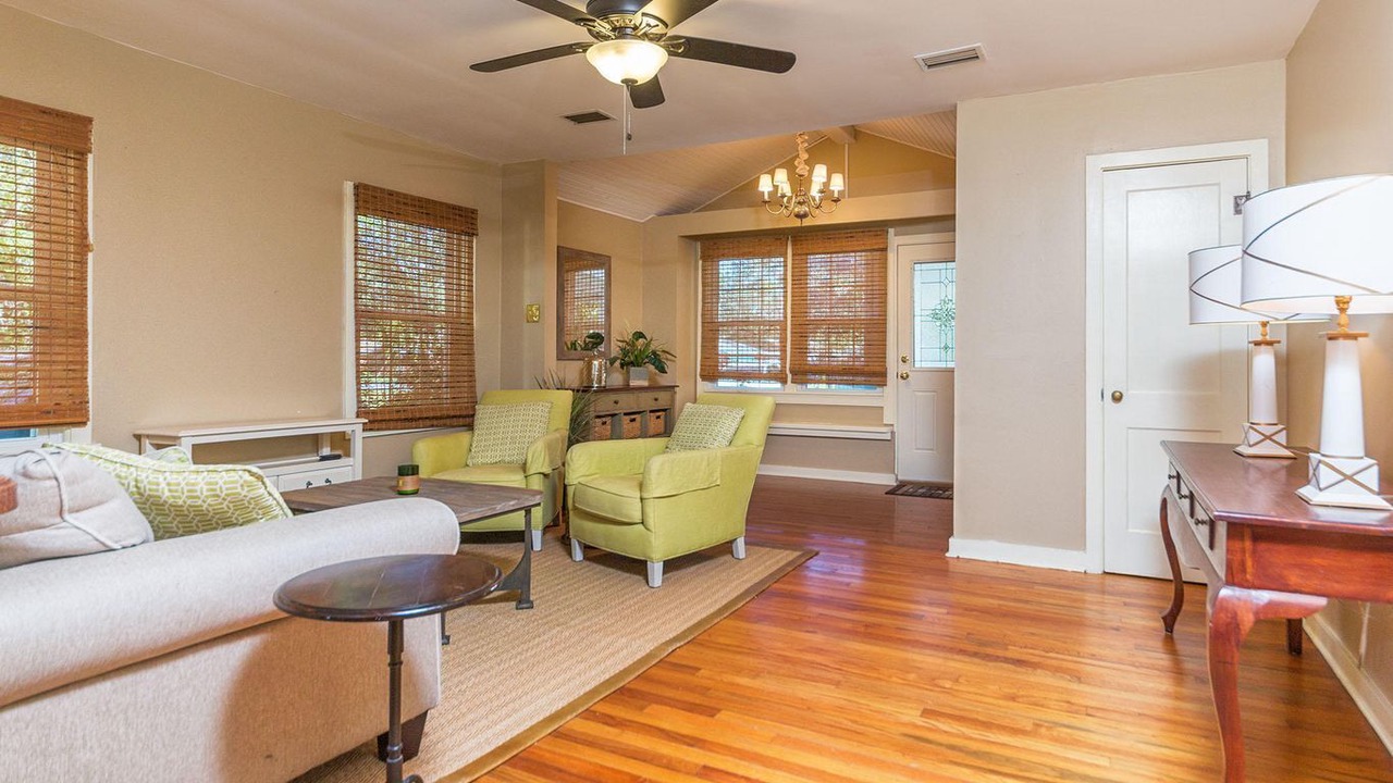 Photo of Livingroom in Ocean Springs
