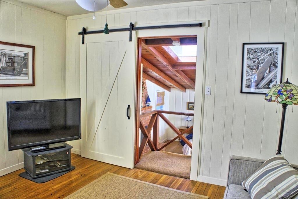 Photo of Bedroom in Gas Lamp Section