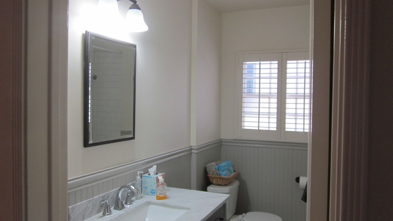 Photo of Bathroom in Gas Lamp Section