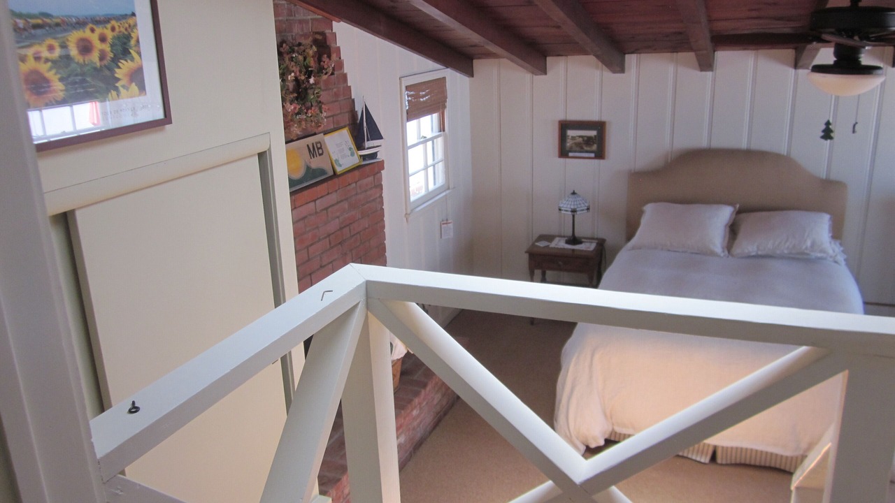Photo of Bedroom in Gas Lamp Section