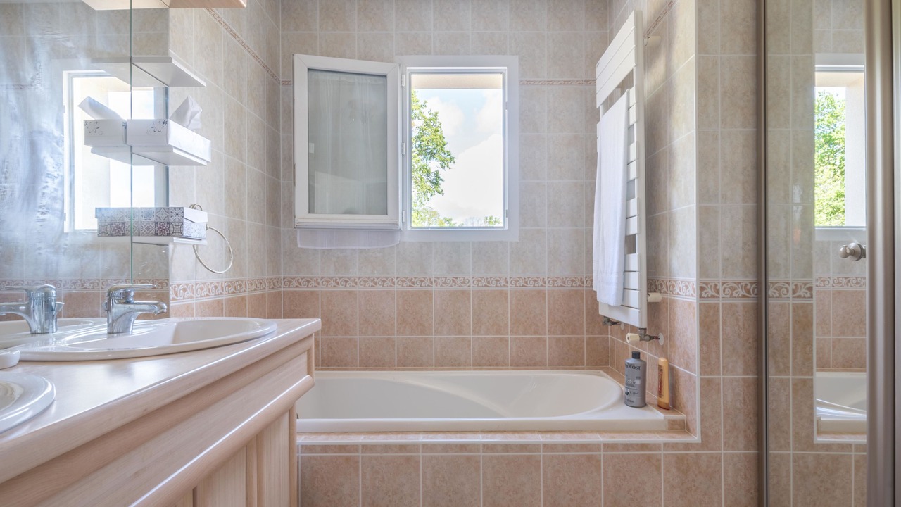 Photo of Bathroom in Chauve