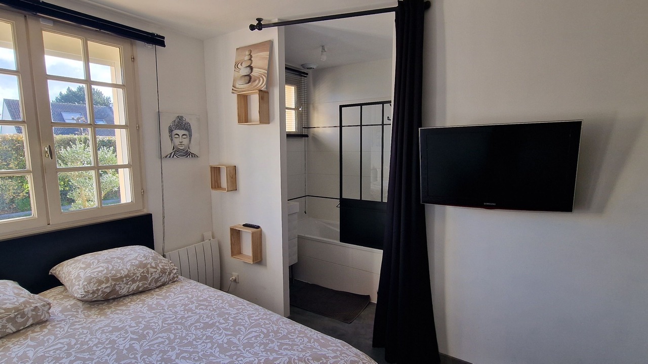 Photo of Bedroom in Petiville