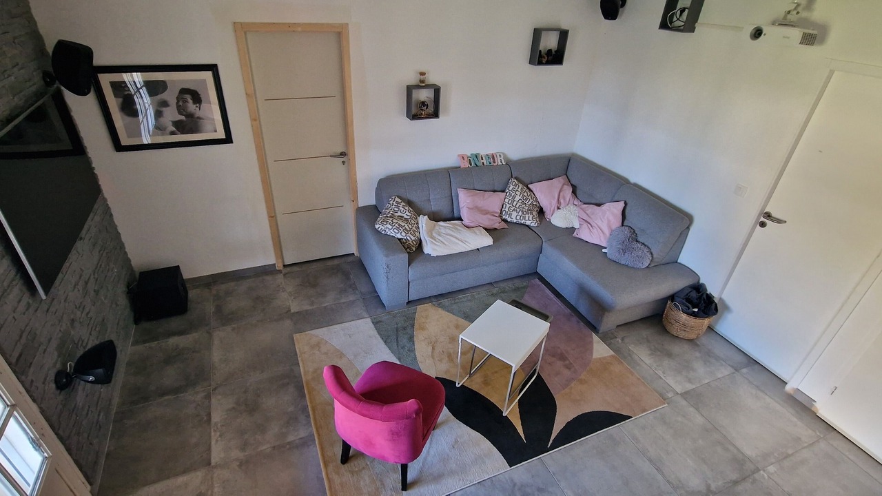 Photo of Livingroom in Petiville