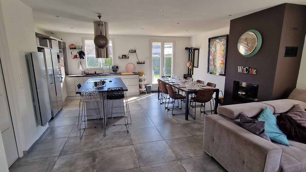 Photo of Livingroom in Petiville