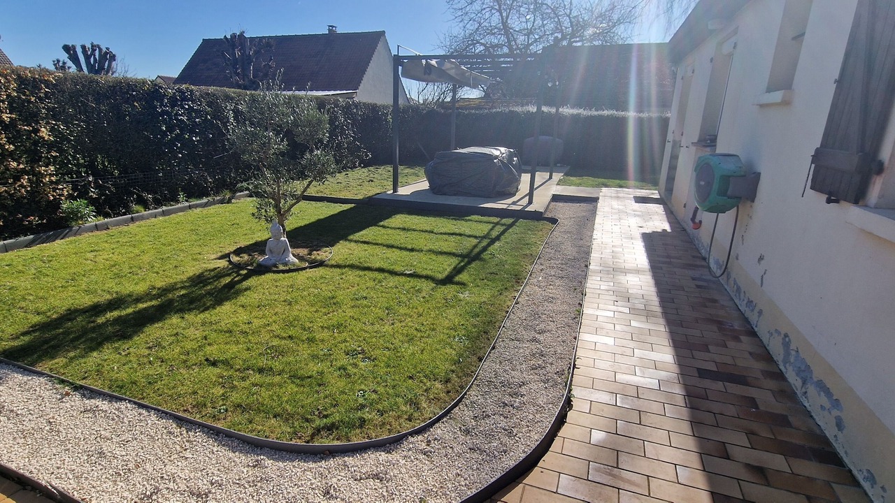 Photo of Outdoor in Petiville
