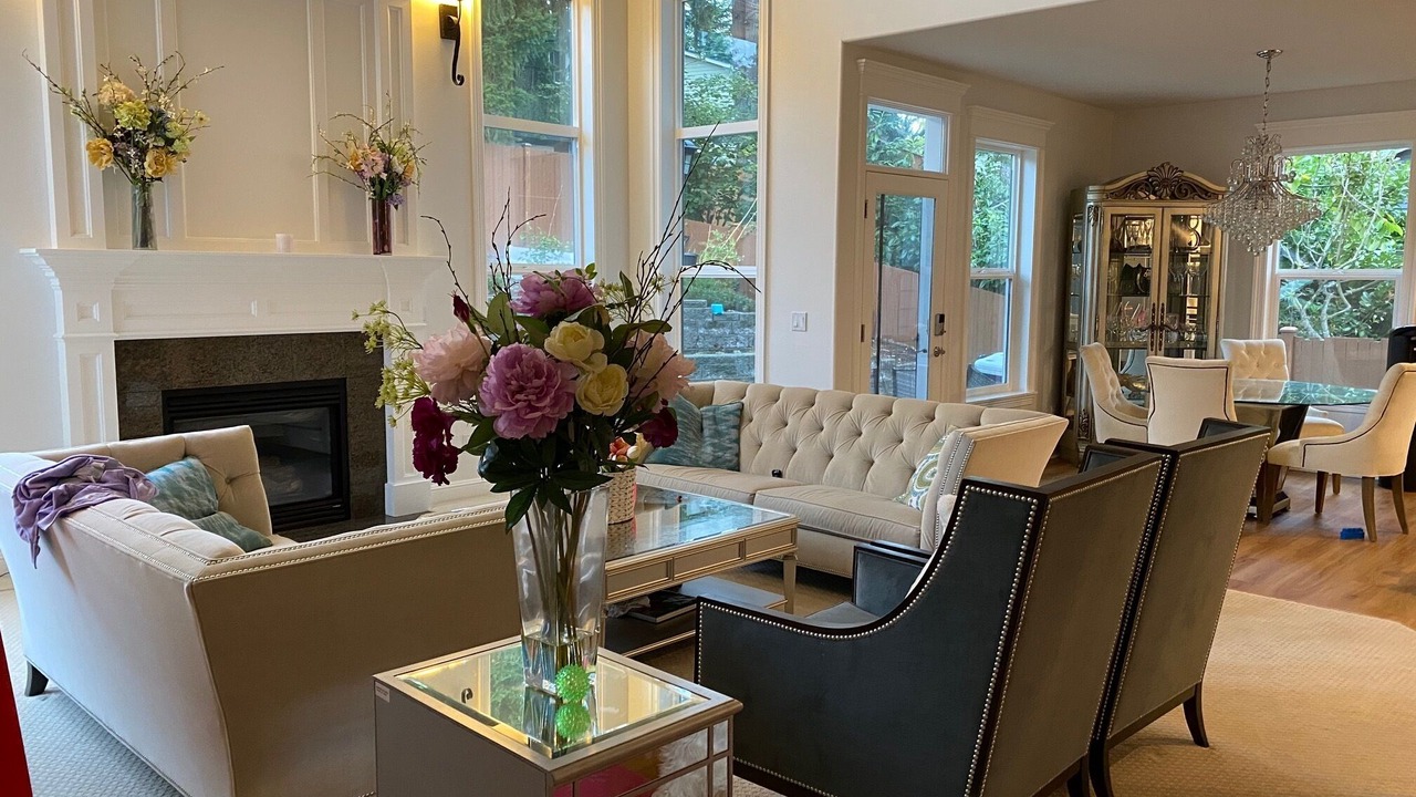 Photo of Livingroom in Lake Hills